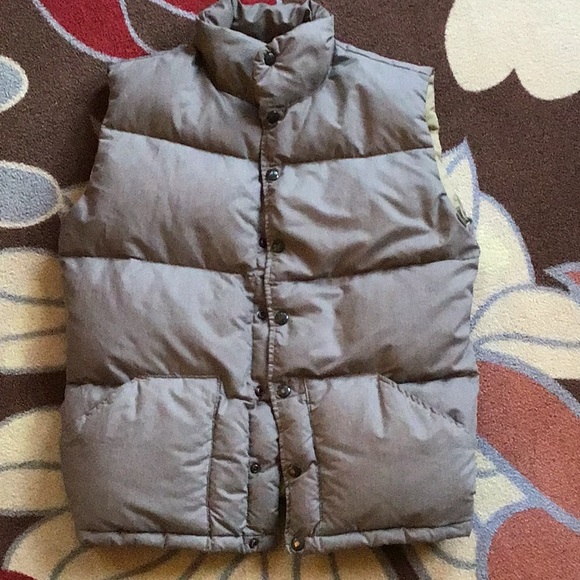 The North Face Quilted Puffer Down Vest - Picture 8 of 8